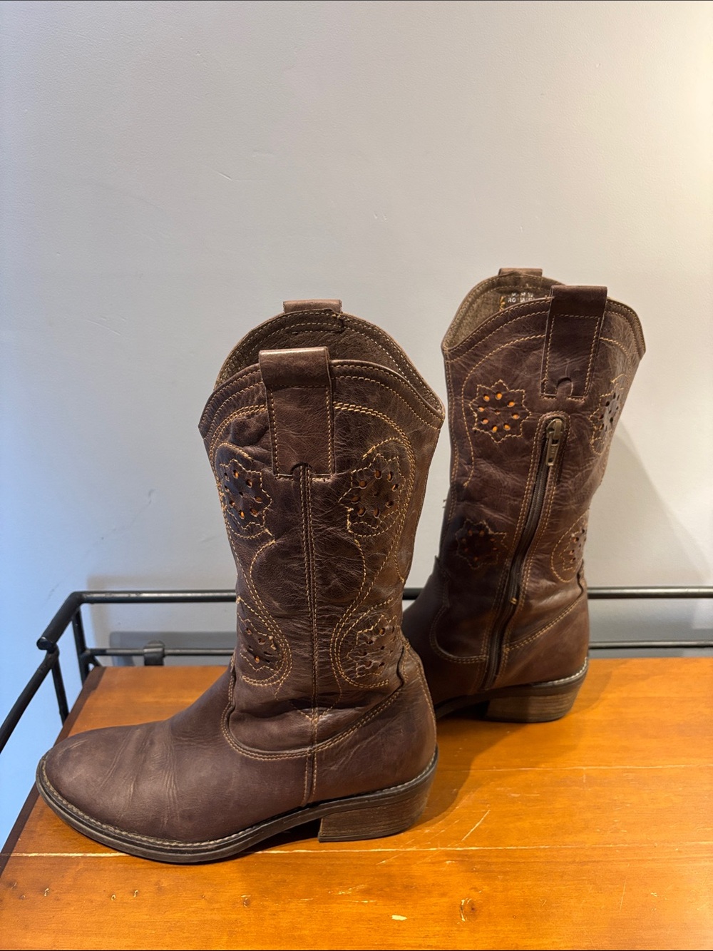 Arnold Churgin Brown Leather Cowboy Boots with Floral Cut Out - Picture 4 of 10